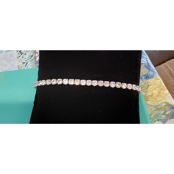 Gorgeous 8 Ct. Round Cut Sim Diamond Bolo Tennis Bracelet~18KWGP~New - Picture 4 of 5